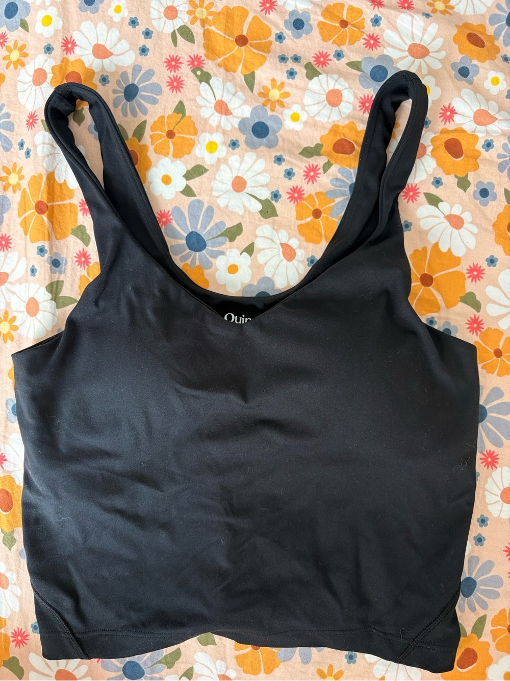 Quince Ultra Form V-neck Cropped Tank Top- size small